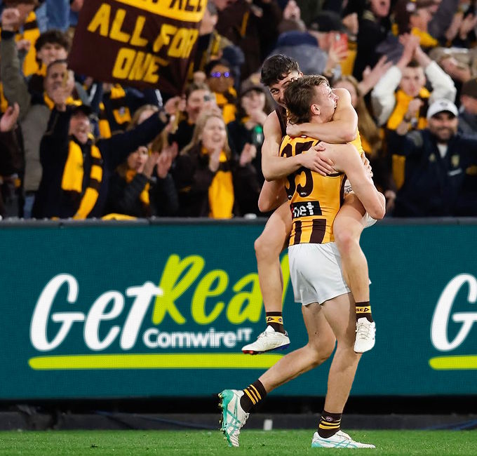 shoe, person, hat, people, adult, male, man, glasses, female, woman